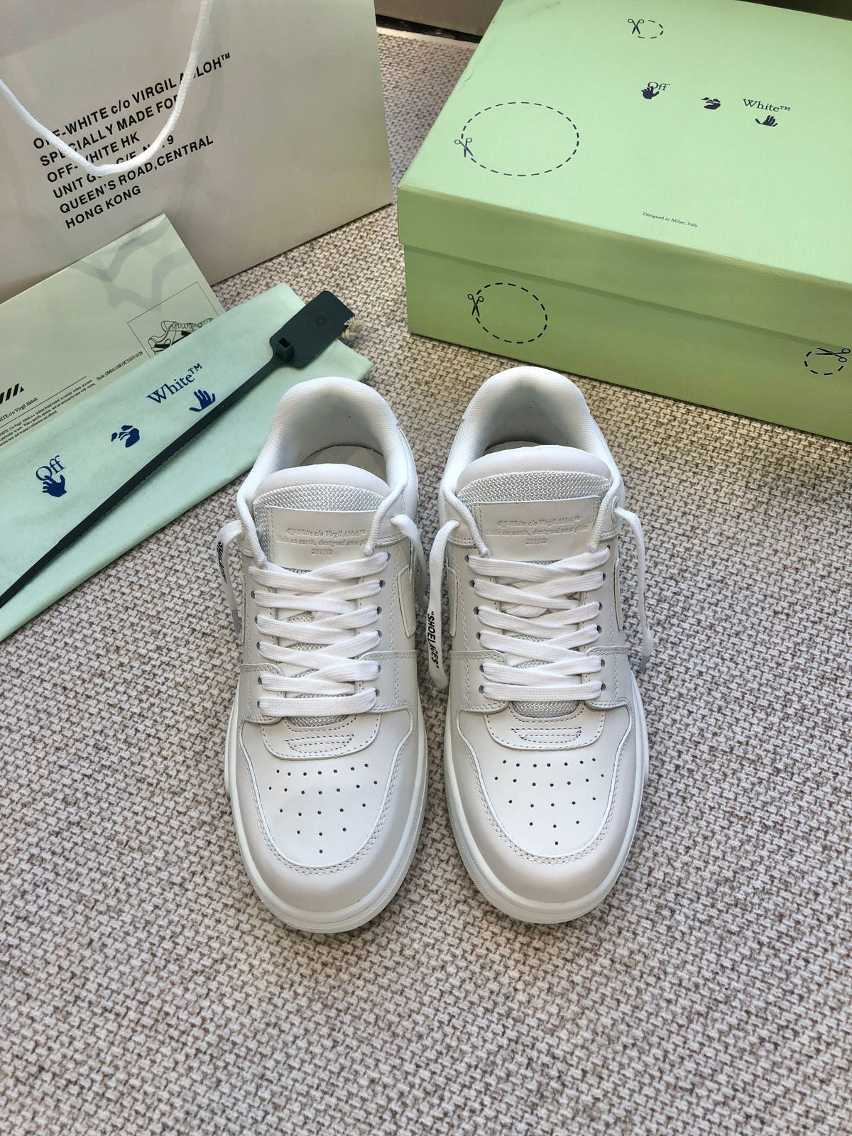 OFF-White Out Of Office