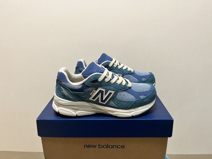 New Balance 990