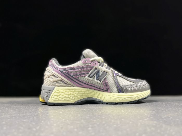 New Balance 1906R