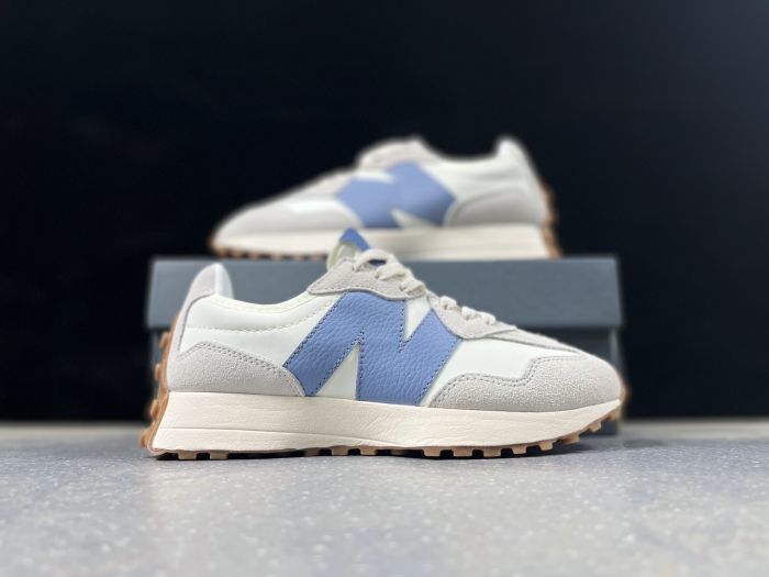 New Balance 327