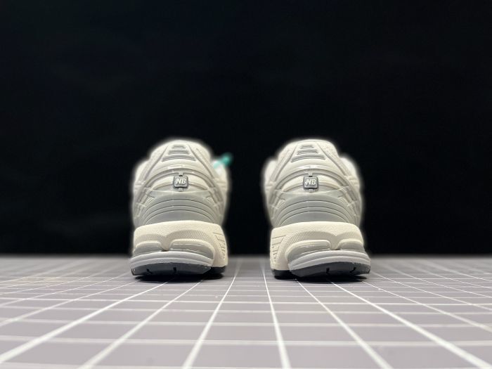 New Balance 1906R