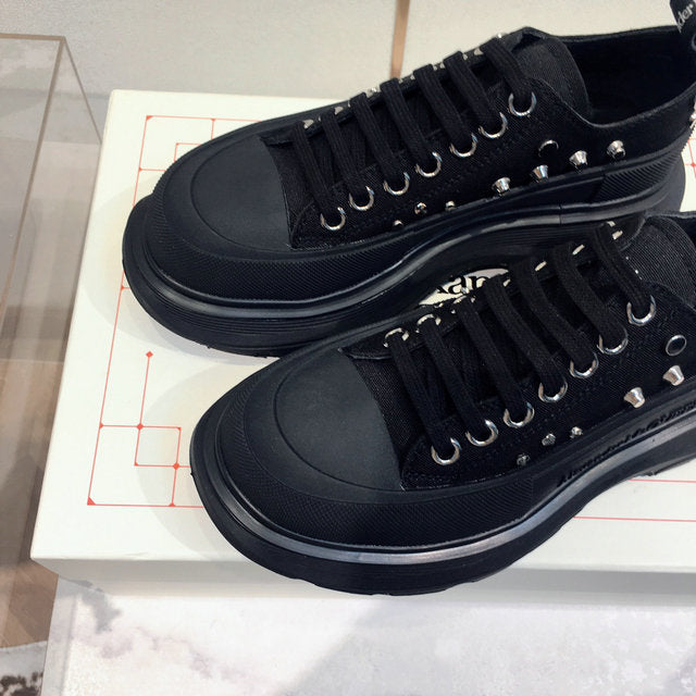 McQueen Tread Slick con cordones