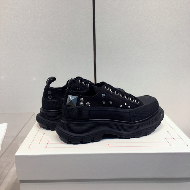 McQueen Tread Slick con cordones