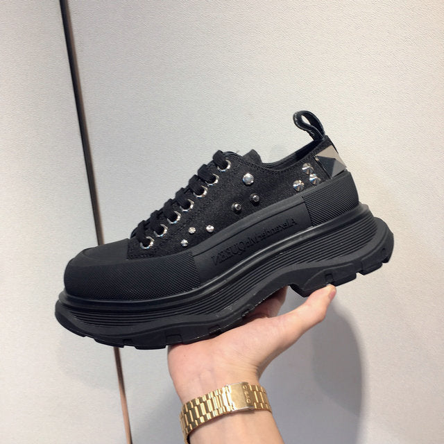 McQueen Tread Slick con cordones
