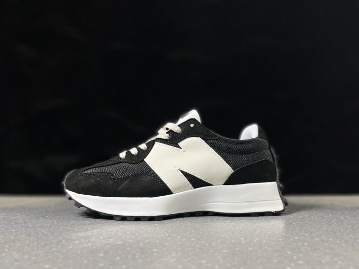 New Balance 327