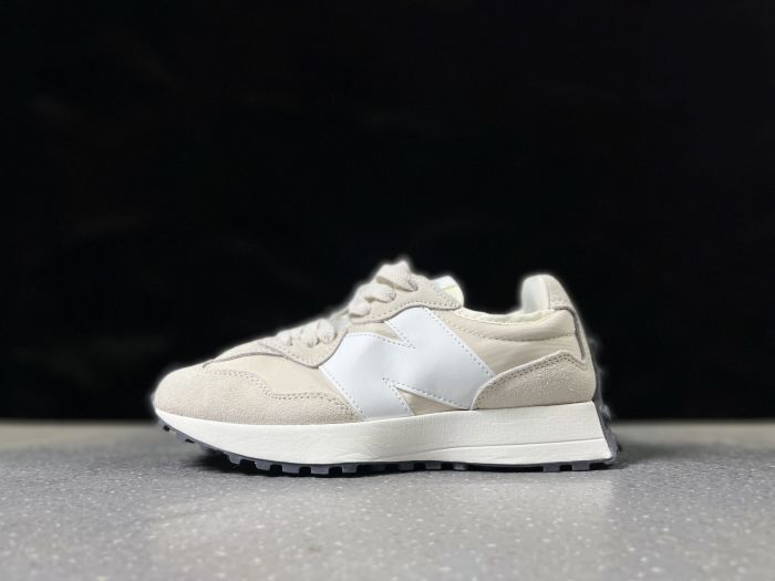 New Balance 327