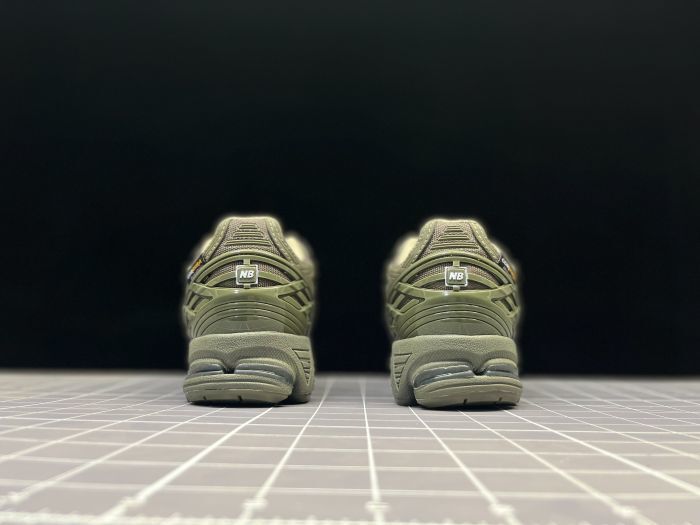 New Balance 1906R