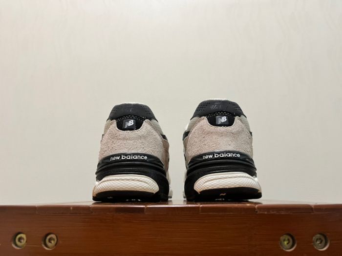 New Balance 990