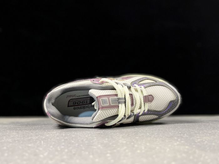 New Balance 1906R