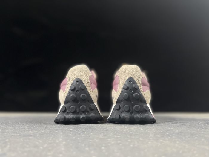 New Balance 327