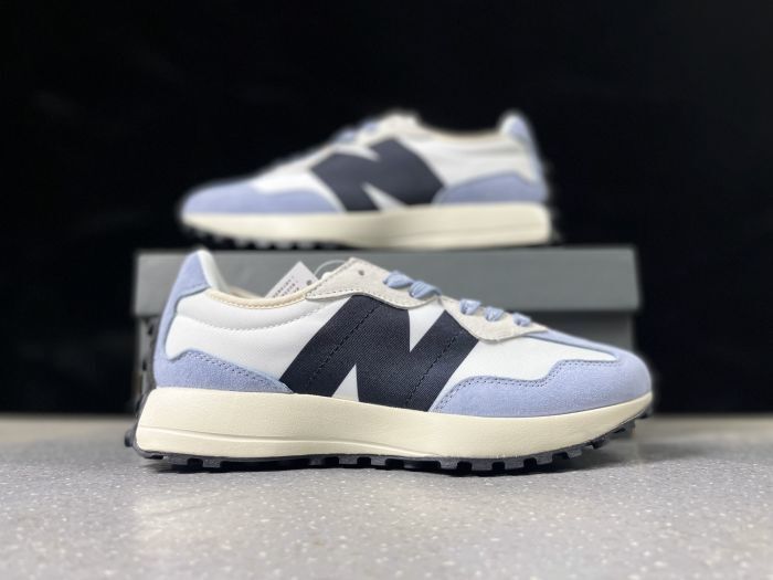 New Balance 327
