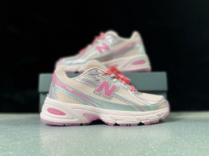 New Balance 740