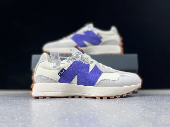 New Balance 327