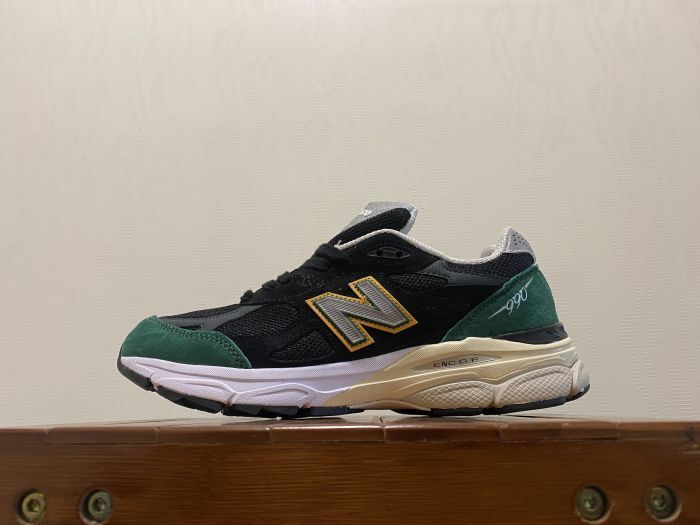 New Balance 990