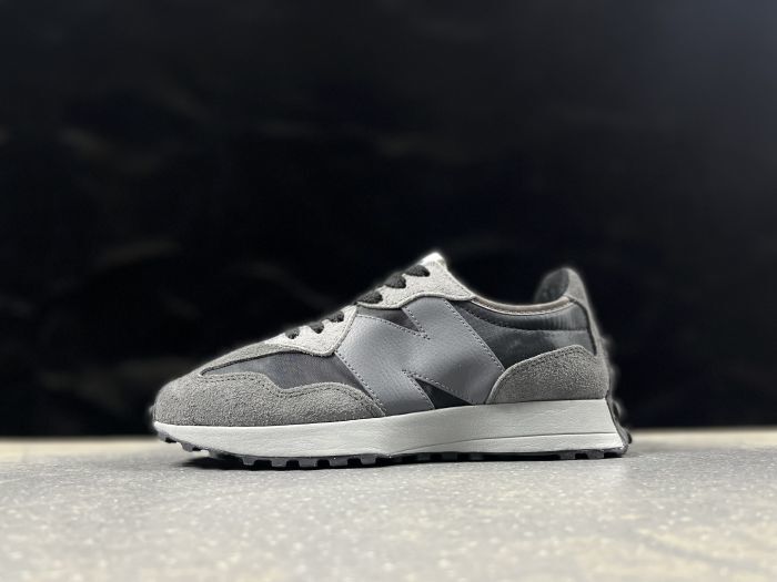New Balance 327