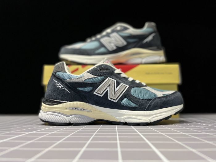 New Balance 990