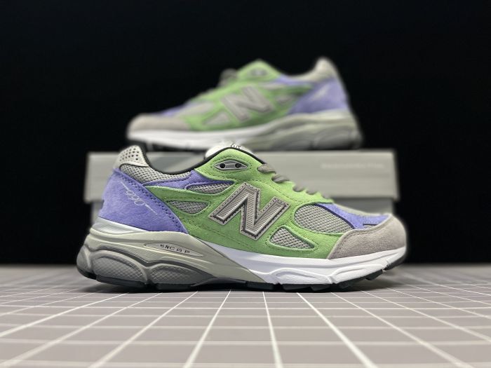 New Balance 990