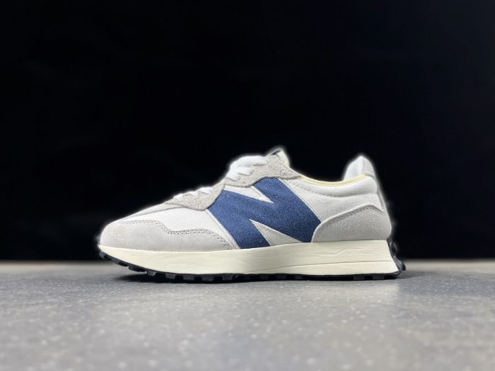 New Balance 327