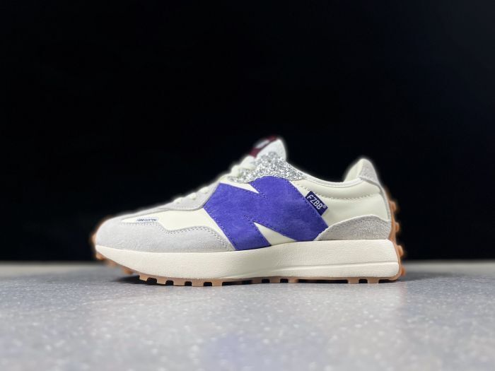 New Balance 327