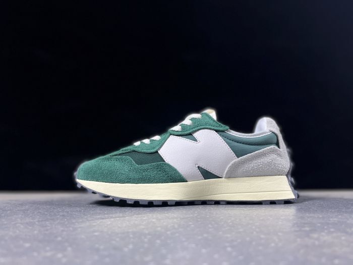 New Balance 327