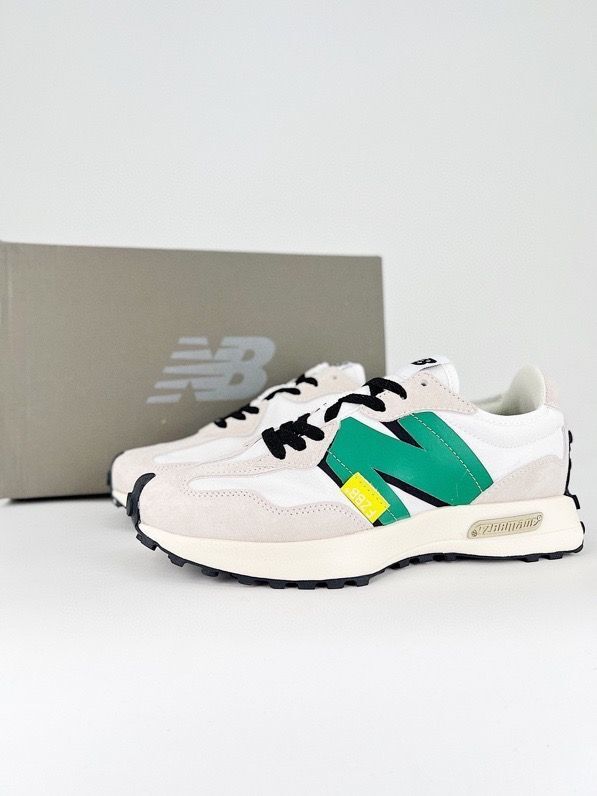 New Balance 327