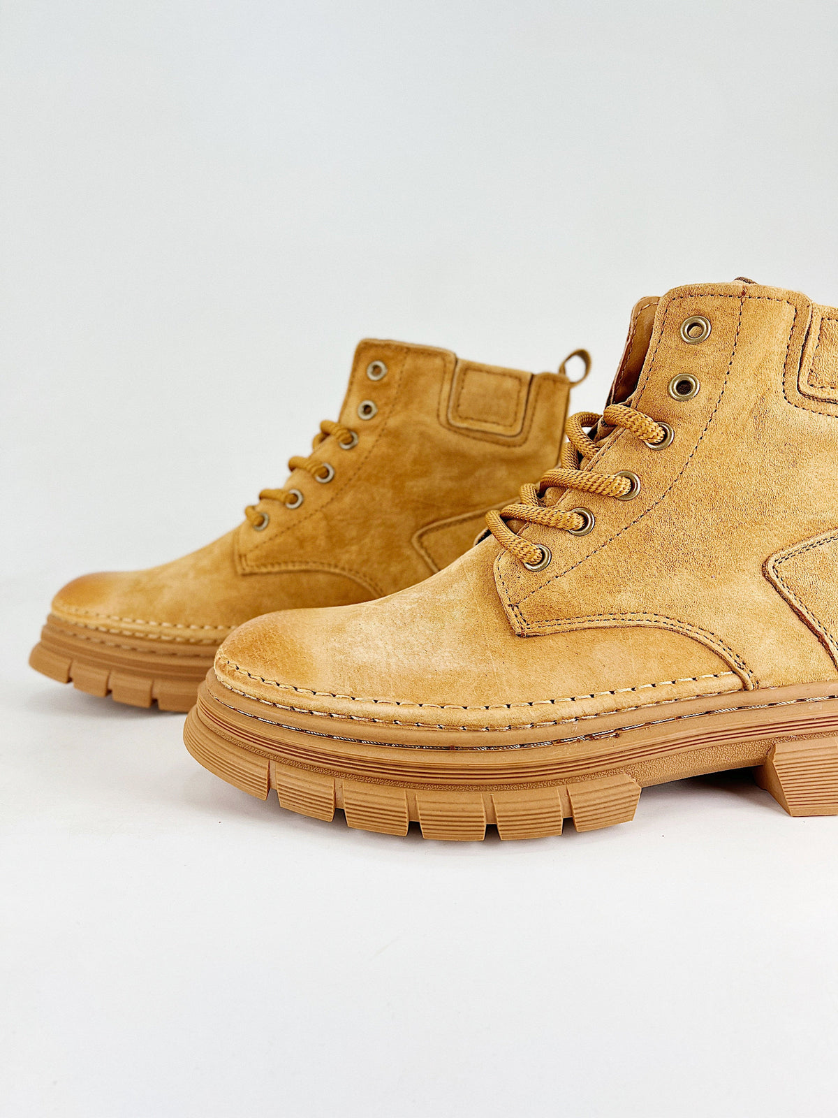 Timberland Premium Chukka Boots