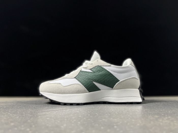 New Balance 327