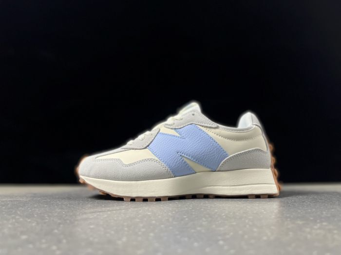 New Balance 327