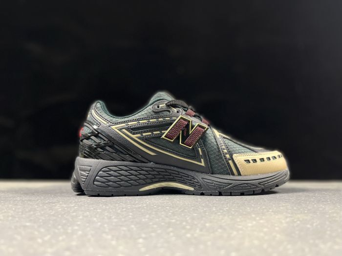 New Balance 1906R