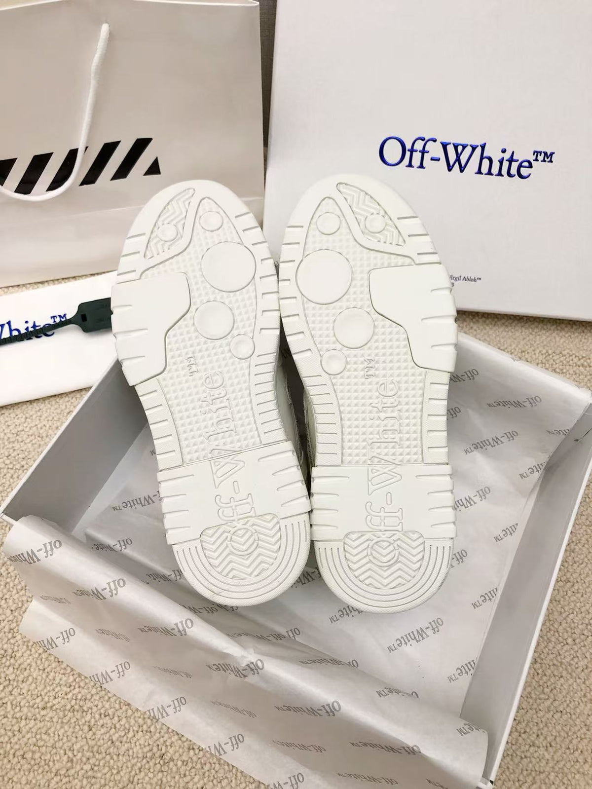 Off-White™ Out Of Office Diamond