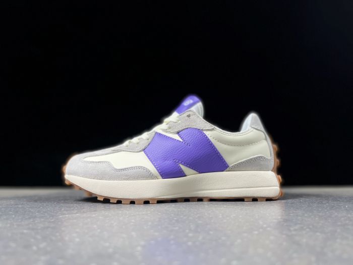 New Balance 327