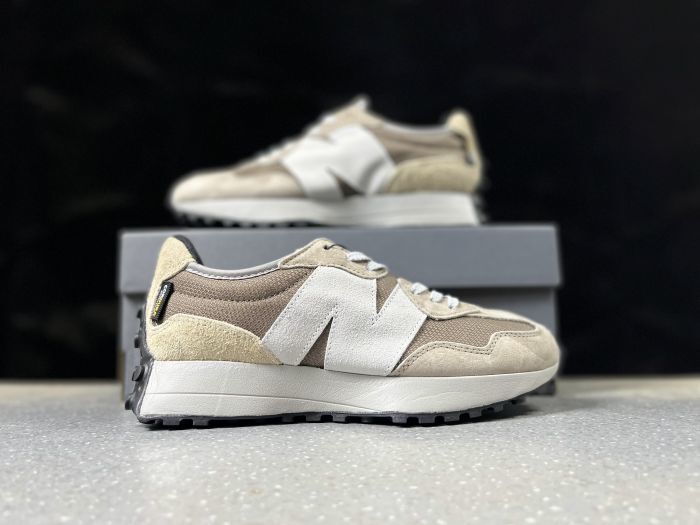 New Balance 327