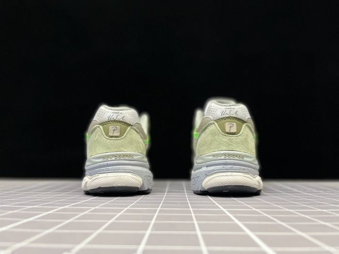 New Balance 990