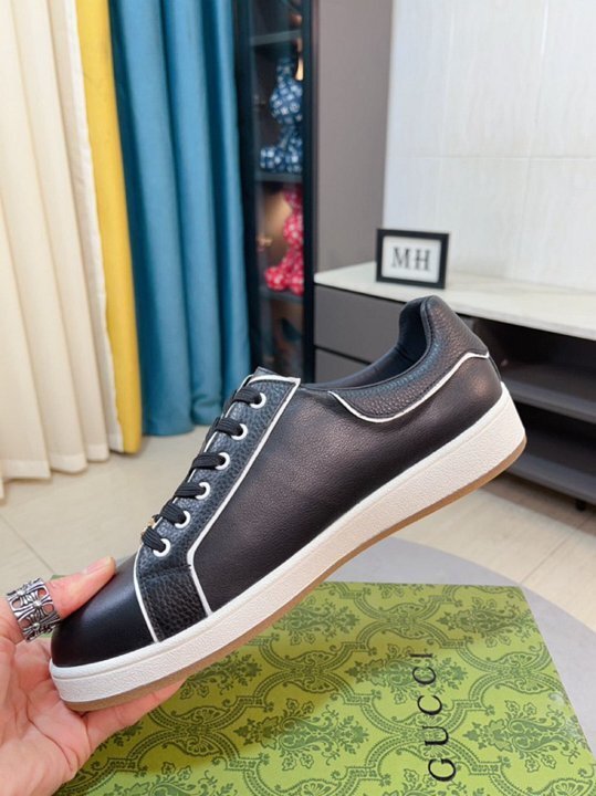 Zapatillas Gucci de piel negra