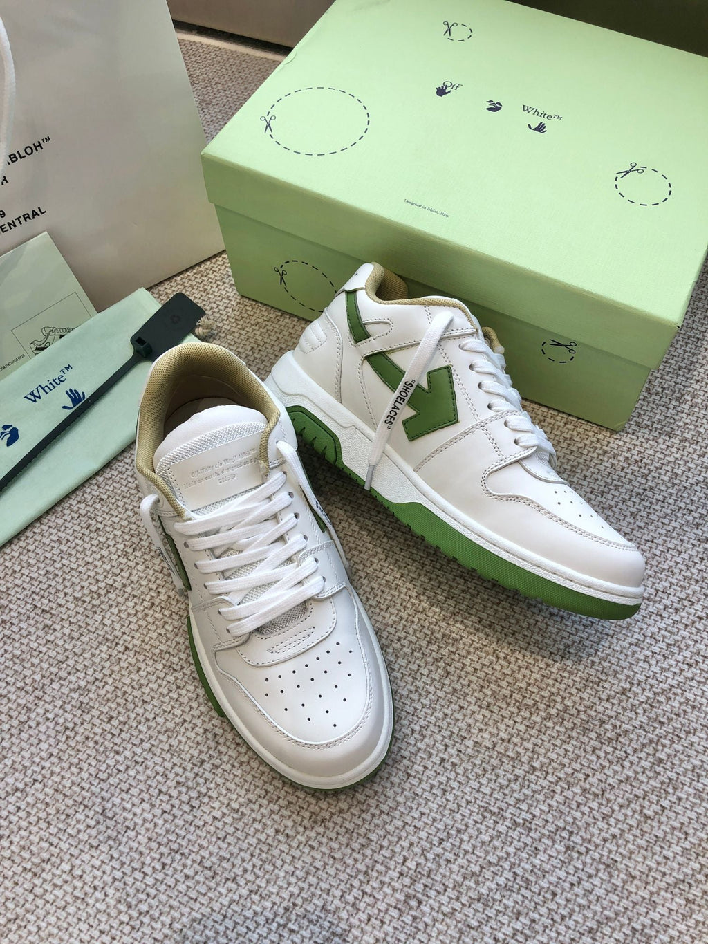 OFF-White Out Of Office