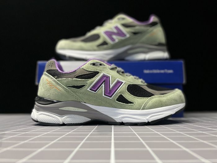 New Balance 990