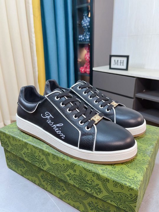 Zapatillas Gucci de piel negra