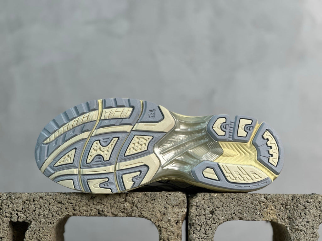 ASICS GEL-Kayano 14