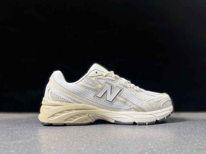 New Balance 740