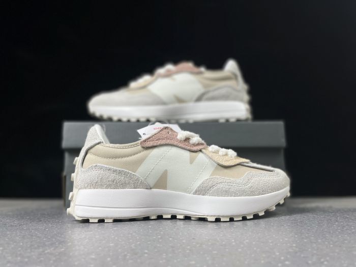 New Balance 327