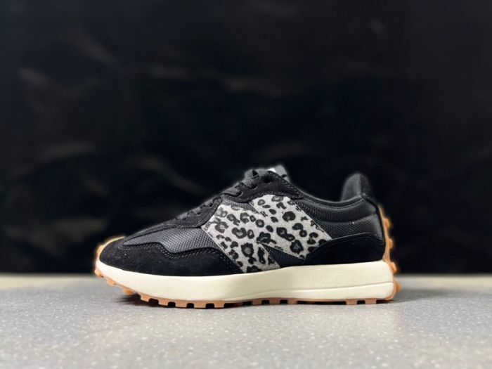New Balance 327