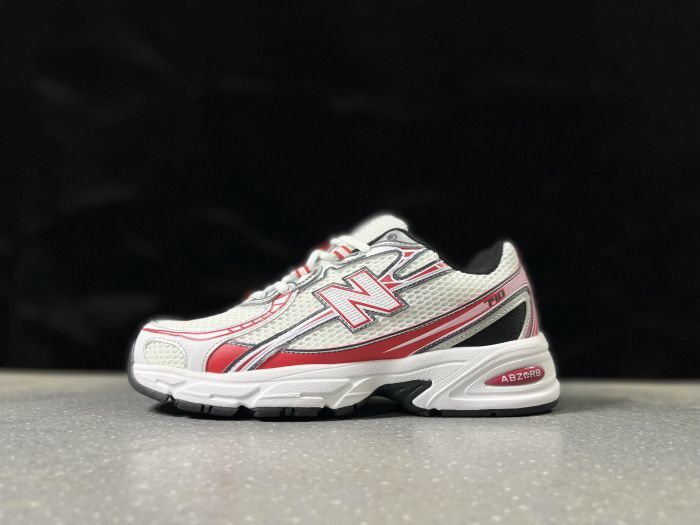 New Balance 740