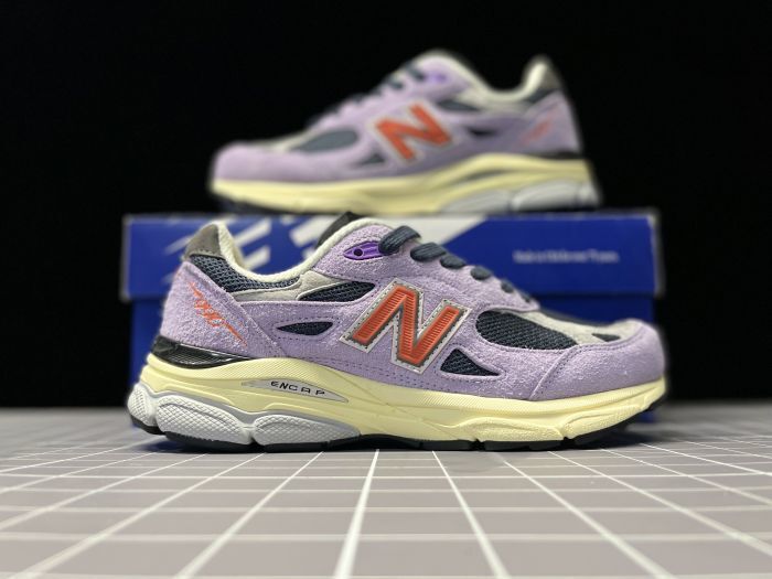 New Balance 990
