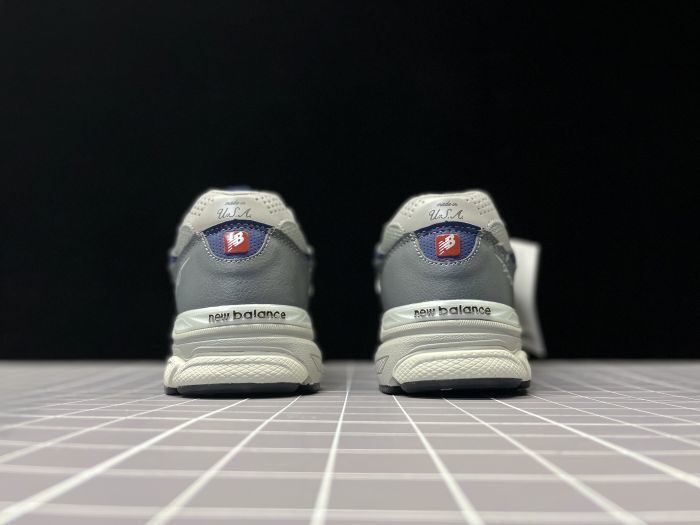 New Balance 990