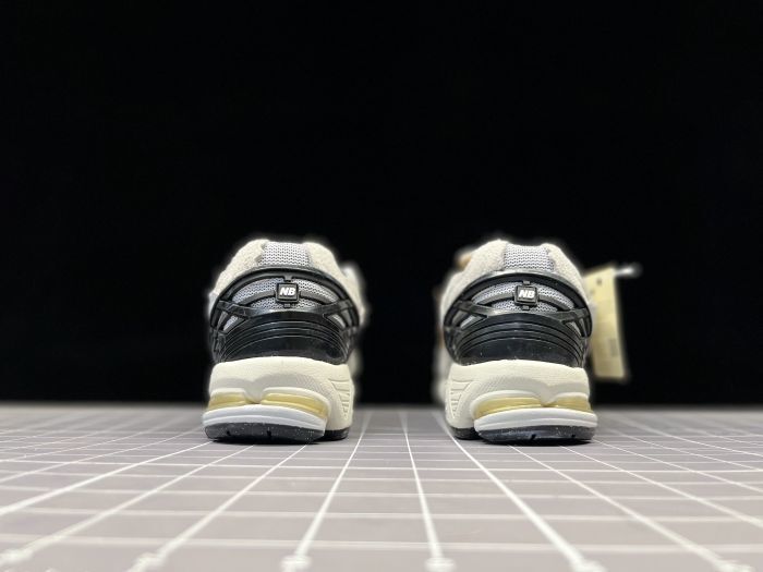 New Balance 1906R
