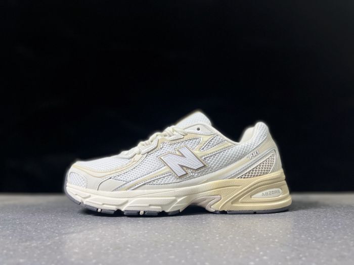 New Balance 740