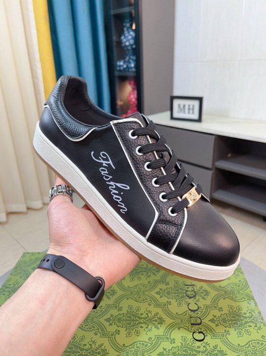 Zapatillas Gucci de piel negra