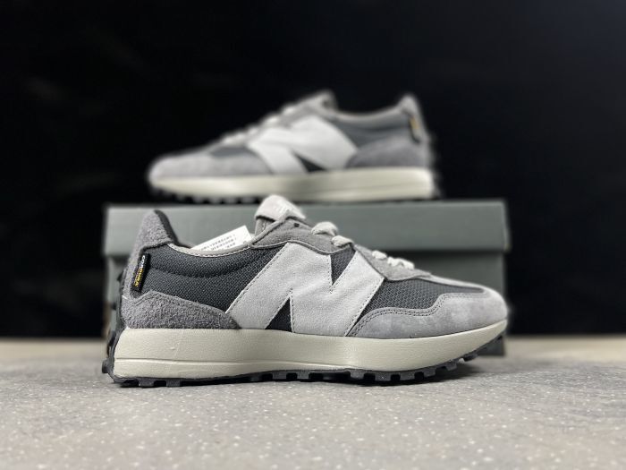 New Balance 327
