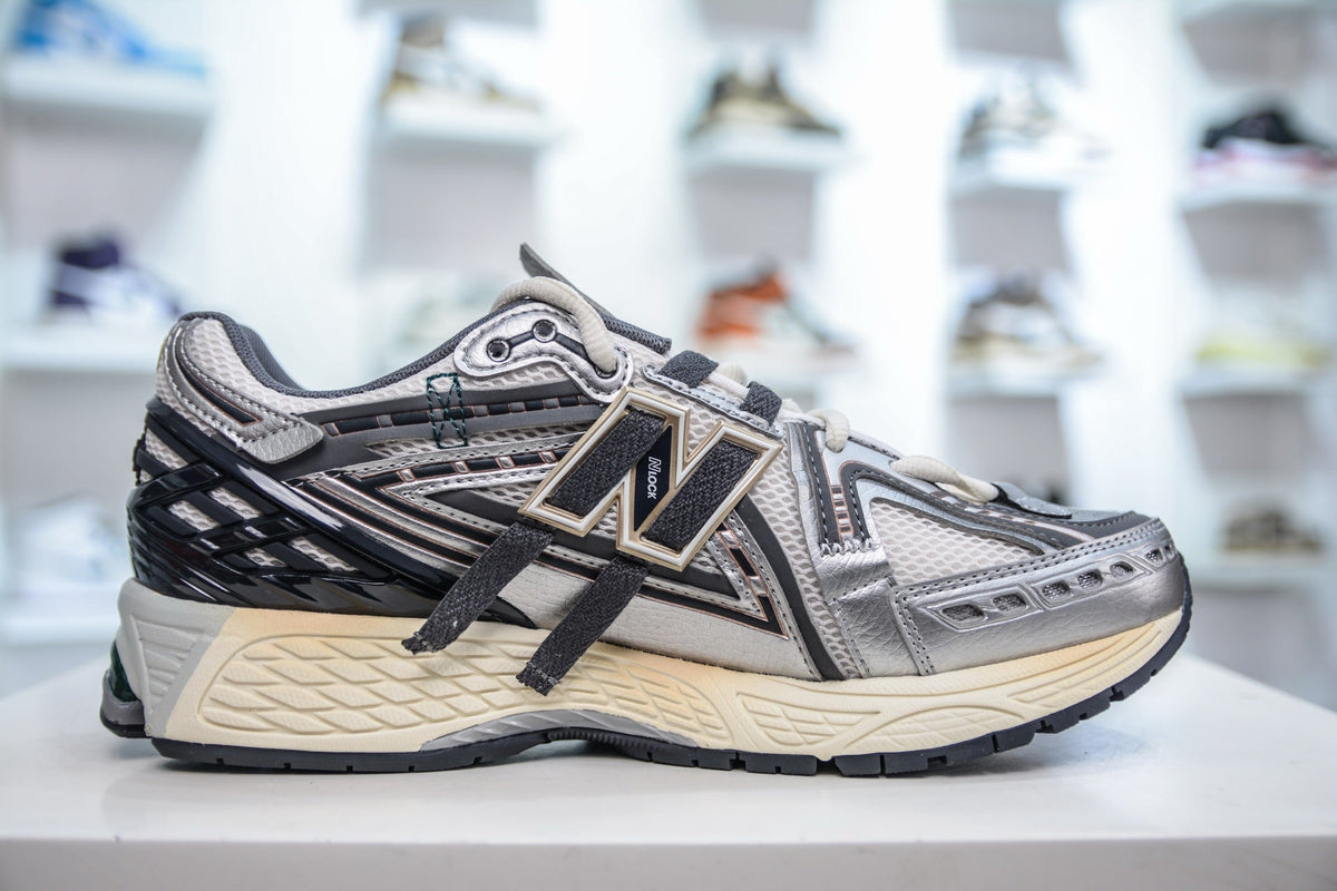 New Balance 1906R