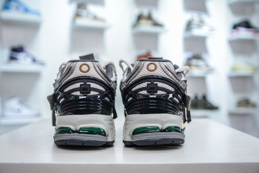 New Balance 1906R